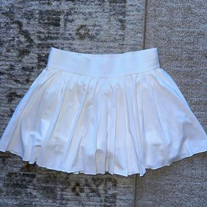 Aritzia TNA tennis skirt- XS